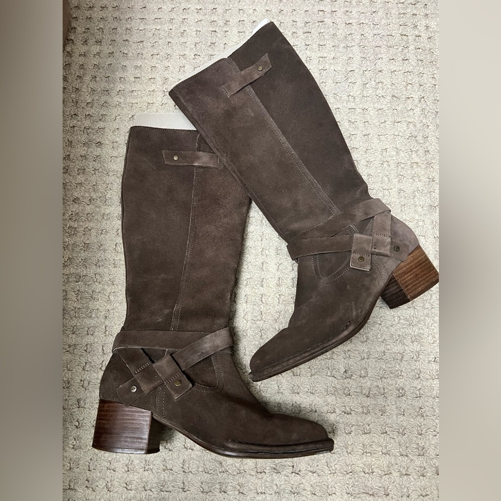 UGG Bandera brown suede boots size 10